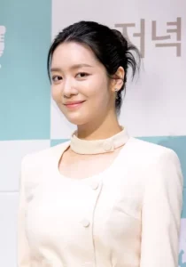 The Queen Who Crowns (2025) EP.1-13 (จบ) The Queen Who Crowns (2025) EP.1-13 (จบ)